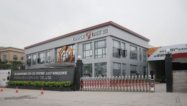 伊盾門窗&ldquo;首家使用門窗安全格&rdquo;