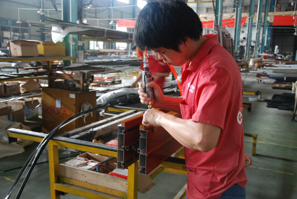 鋁合金門窗加盟伊盾門窗