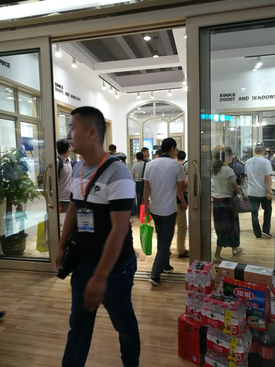 伊盾門窗廣州建博會現場