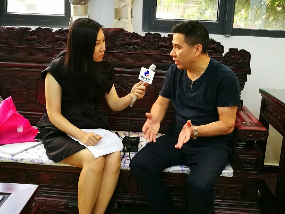 伊盾門窗受邀佛山飛躍924廣播電臺(tái)專訪