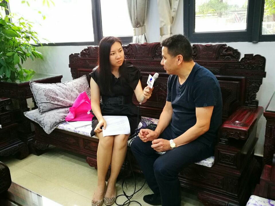 ▲伊盾門窗受邀佛山飛躍924廣播電臺(tái)專訪